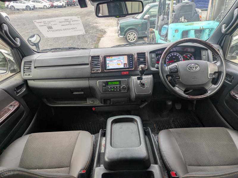 TOYOTA HIACE 2019/1
