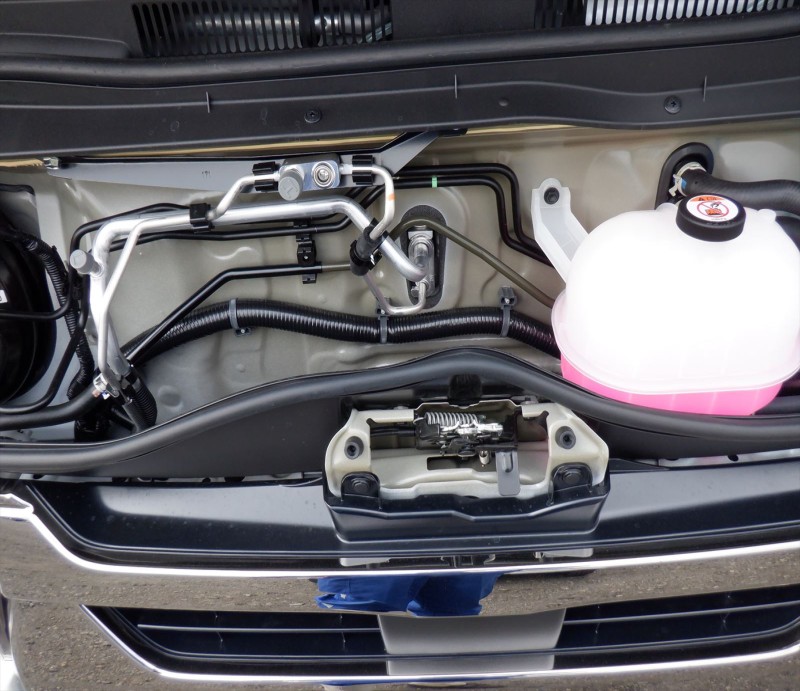 TOYOTA HIACE 2025/10