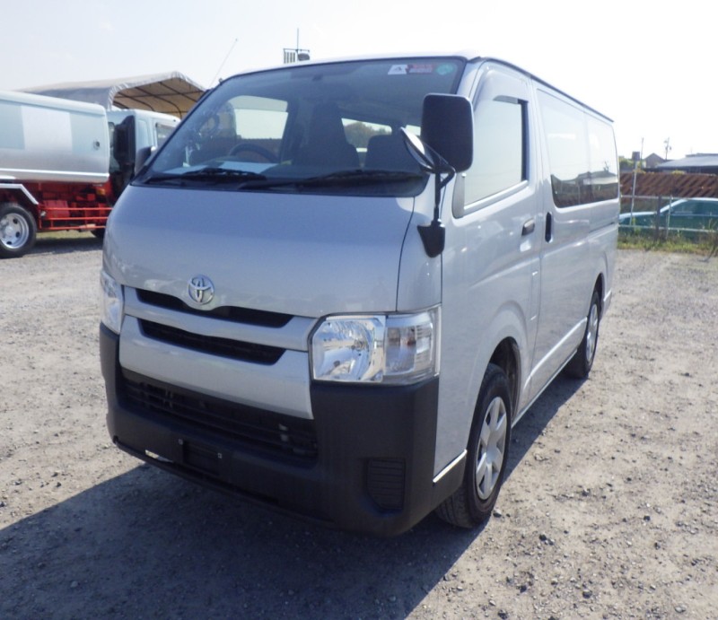 TOYOTA HIACE 2015/12