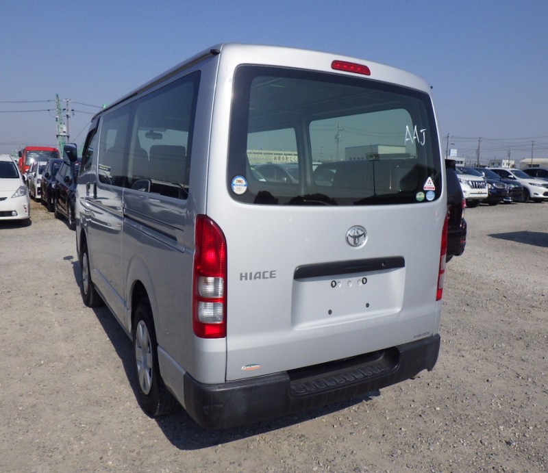 TOYOTA HIACE 2015/12