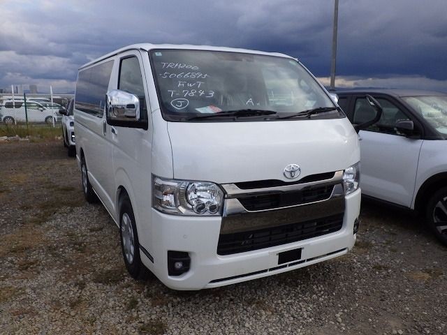 TOYOTA HIACE 2025/4