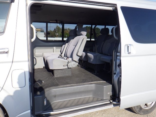 TOYOTA HIACE WAGON 2010/2