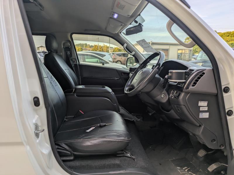 TOYOTA HIACE WAGON 2011/7