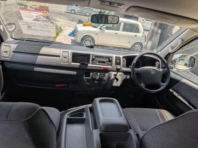 TOYOTA HIACE 2009/5