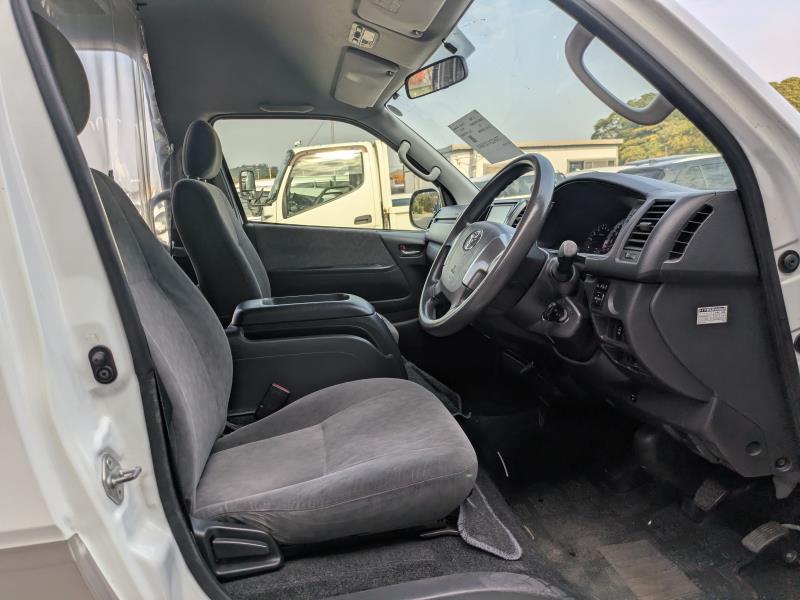 TOYOTA HIACE WAGON 2016/12