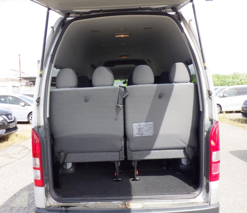 TOYOTA HIACE 2011/6