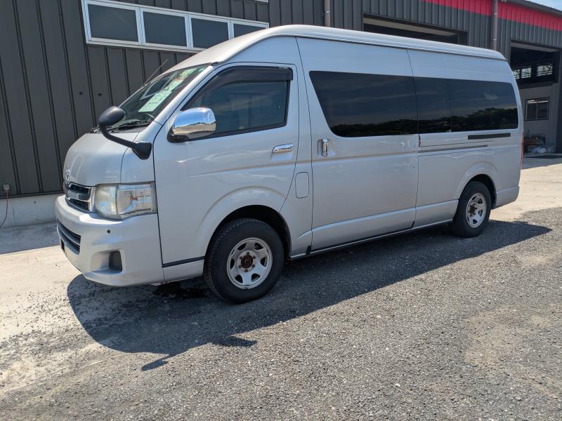 TOYOTA HIACE WAGON 2011/3