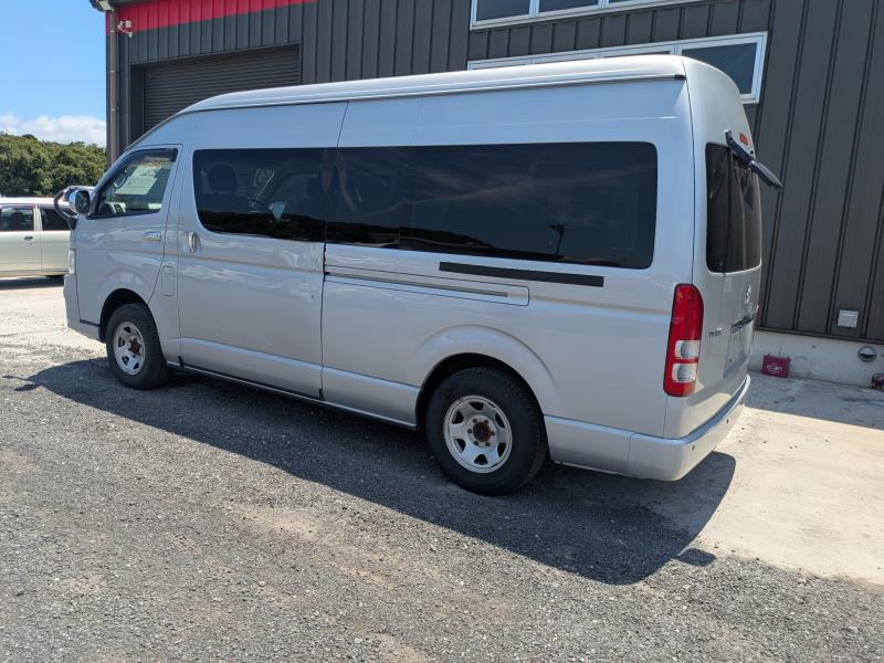 TOYOTA HIACE WAGON 2011/3