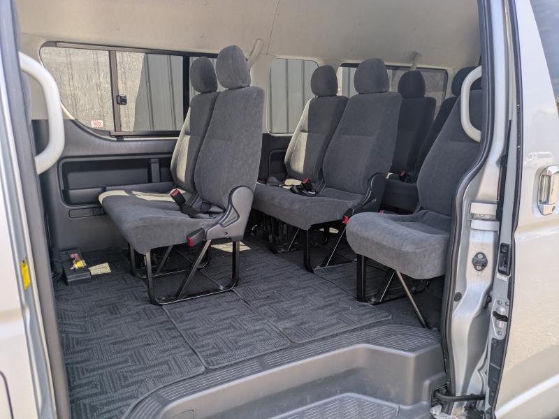 TOYOTA HIACE WAGON 2011/3