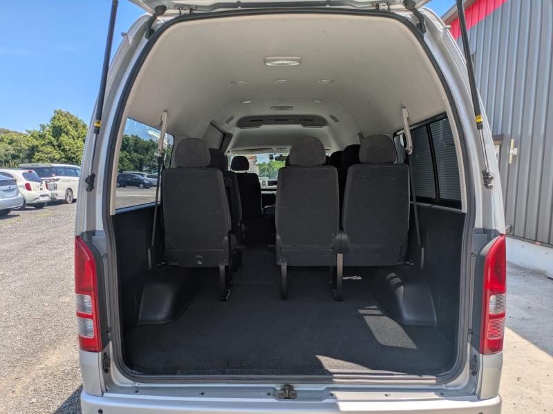 TOYOTA HIACE WAGON 2011/3
