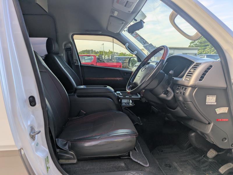 TOYOTA HIACE WAGON 2013/7