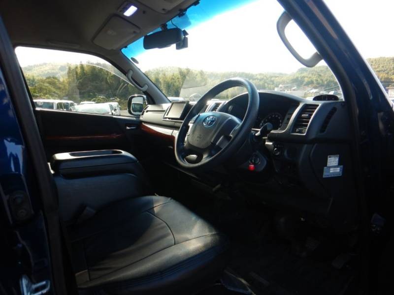 TOYOTA HIACE WAGON 2014/12