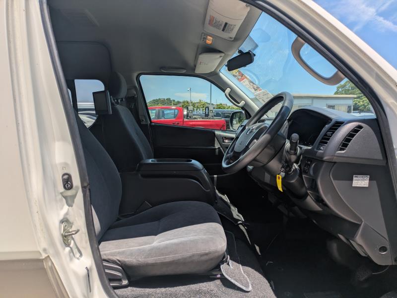 TOYOTA HIACE WAGON 2015/6