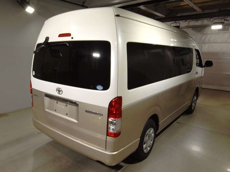 TOYOTA HIACE WAGON 2018/8