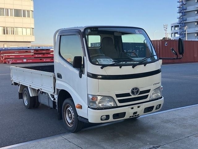 TOYOTA DYNA 2013/8