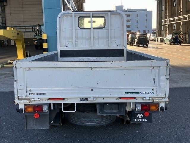 TOYOTA DYNA 2013/8