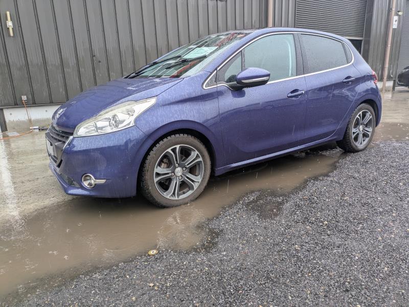 PEUGEOT 208 2013/3