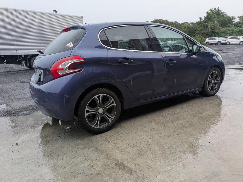 PEUGEOT 208 2013/3