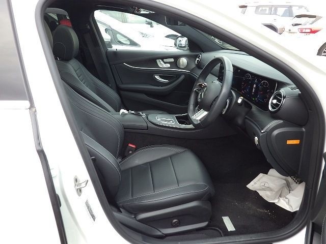 MERCEDES BENZ E CLASS 2023/9