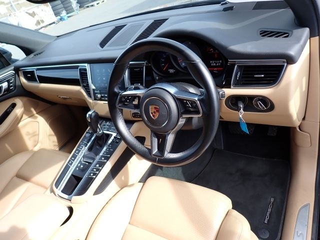 PORSCHE MACAN 2018/12