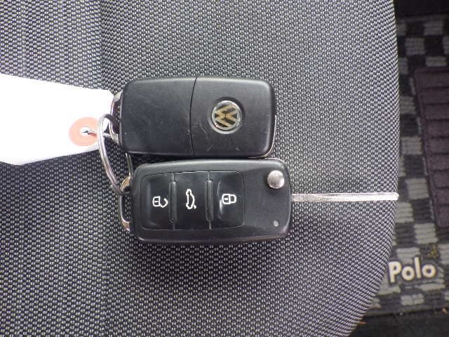 VOLKSWAGEN POLO 2013/9