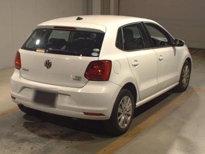 VOLKSWAGEN POLO 2015/11