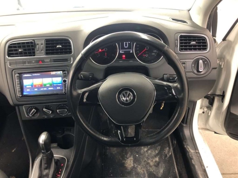 VOLKSWAGEN POLO 2015/11
