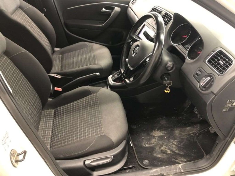 VOLKSWAGEN POLO 2015/11