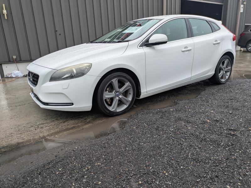 VOLVO V40 2014/9