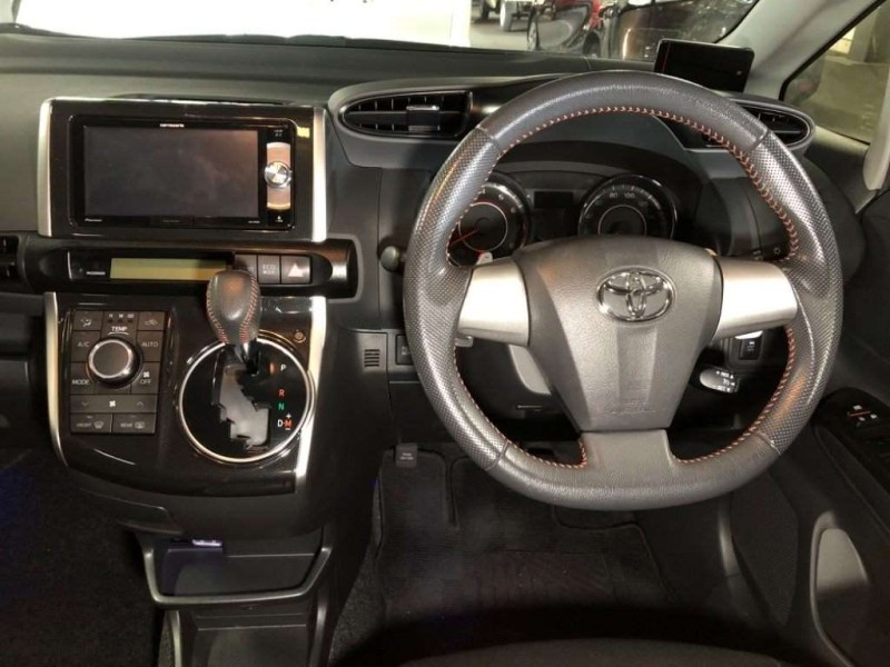 TOYOTA WISH 2017/1