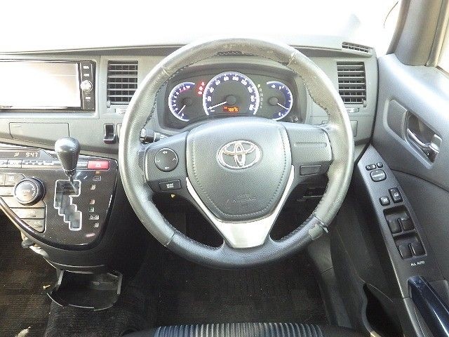 TOYOTA ISIS 2016/11