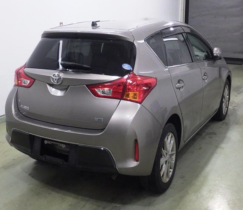 TOYOTA AURIS 2012/4
