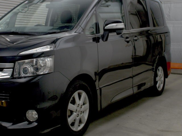 TOYOTA VOXY 2007/11