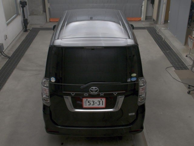 TOYOTA VOXY 2007/11