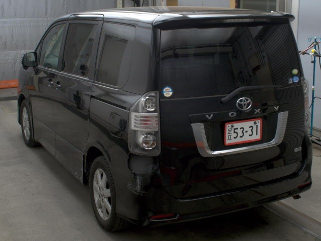 TOYOTA VOXY 2007/11