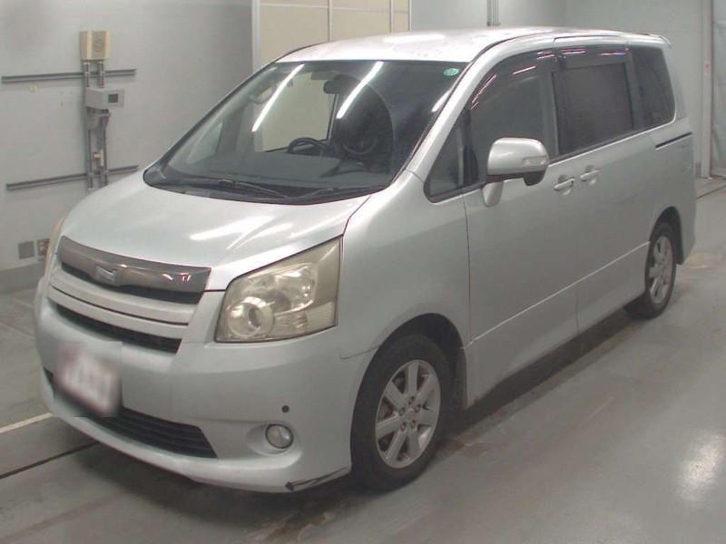 TOYOTA NOAH 2009/1