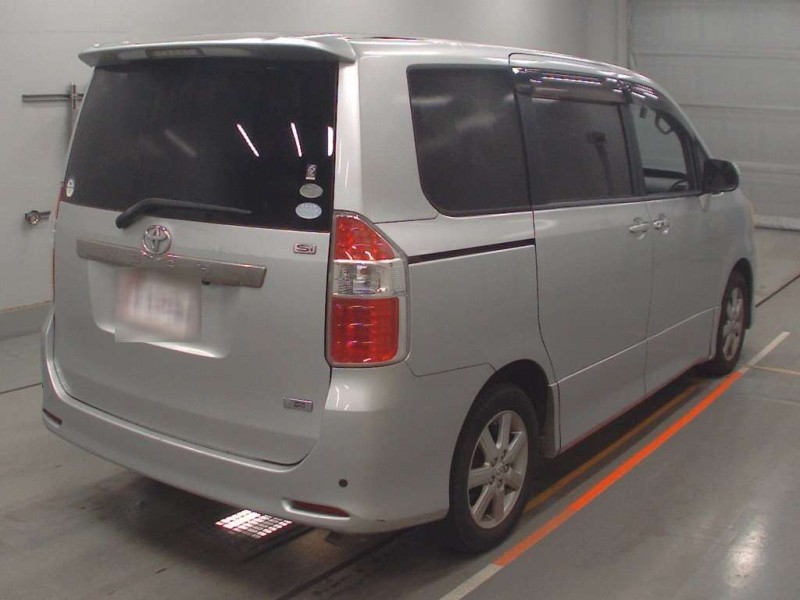 TOYOTA NOAH 2009/1