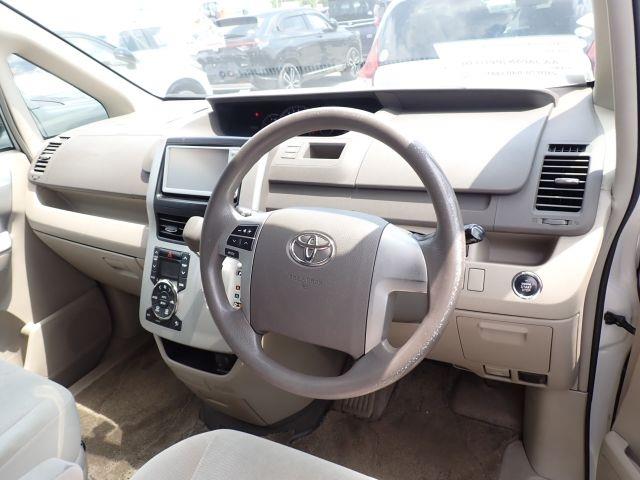 TOYOTA NOAH 2011/2