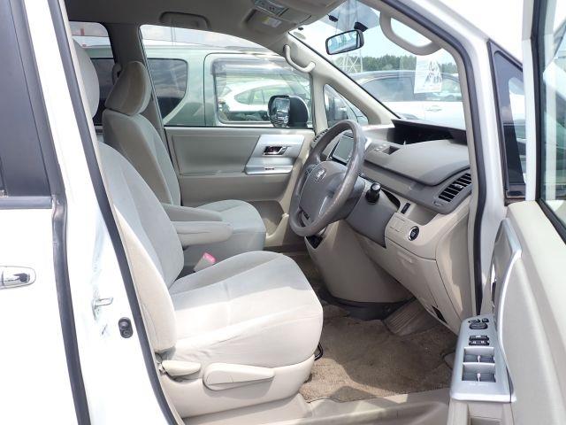 TOYOTA NOAH 2011/2