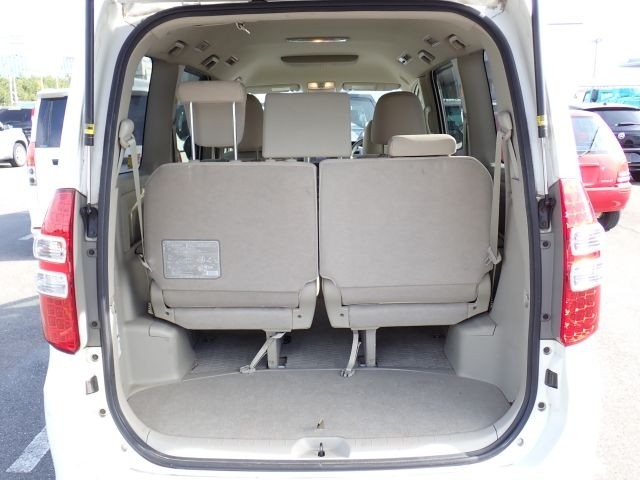 TOYOTA NOAH 2012/2
