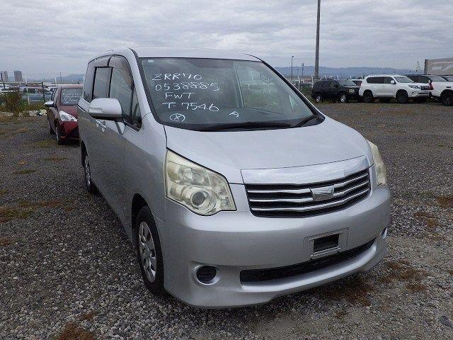TOYOTA NOAH 2012/12