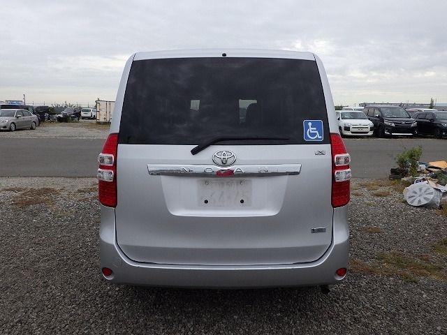 TOYOTA NOAH 2012/12