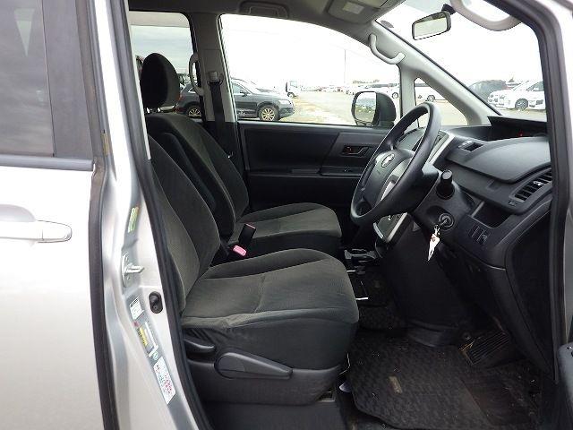 TOYOTA NOAH 2012/12