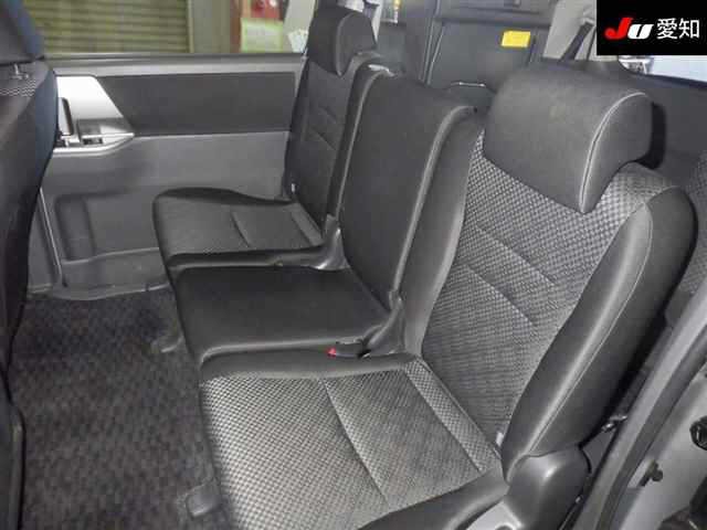 TOYOTA NOAH 2010/3