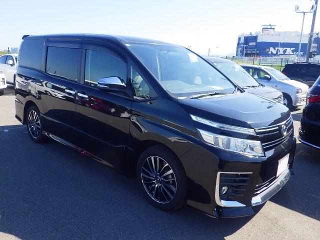 TOYOTA VOXY 2015/9