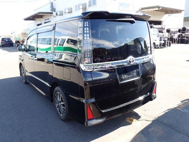 TOYOTA VOXY 2016/9