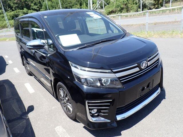 TOYOTA VOXY 2017/1
