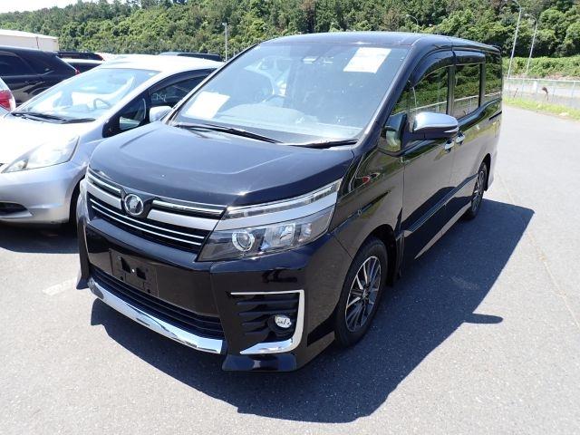 TOYOTA VOXY 2017/1