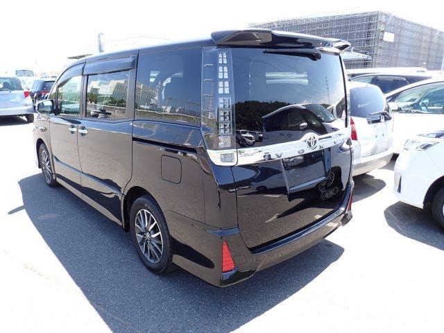 TOYOTA VOXY 2017/1