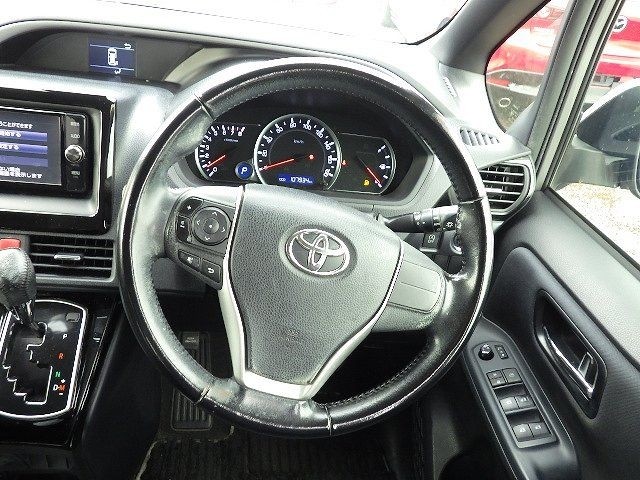 TOYOTA VOXY 2017/2